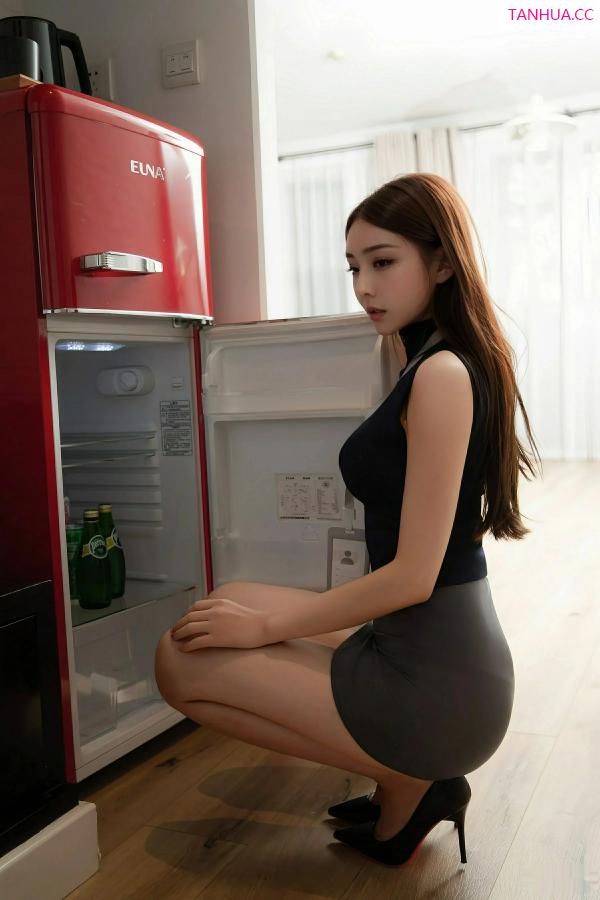   [XiuRen]高清写真图 2025.09.25 No.10807 悦兮 包臀裙第11张图片